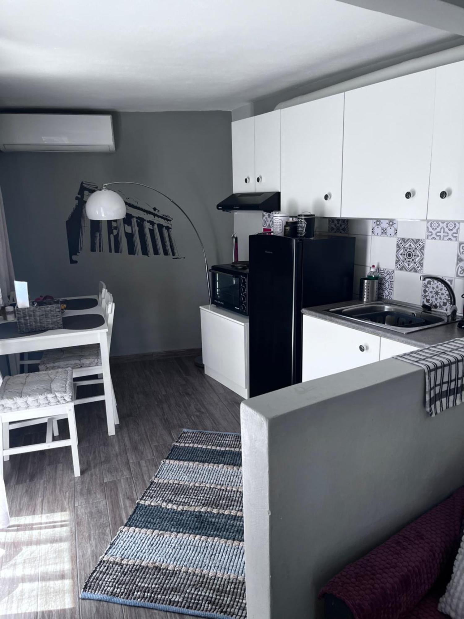 Cozy Studio Apartment In The Heart Of Atenas Exterior foto